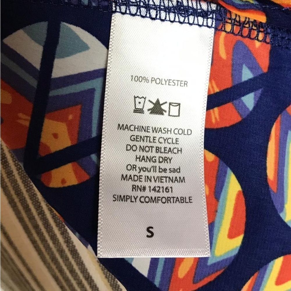 NWT Lularoe Lindsay top - Picture 6 of 6